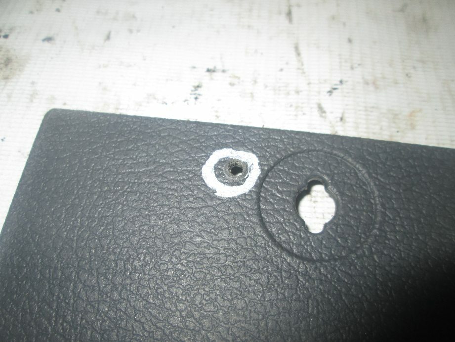 крышка блока предохранителей б/у \ нештатные отверстия - 3